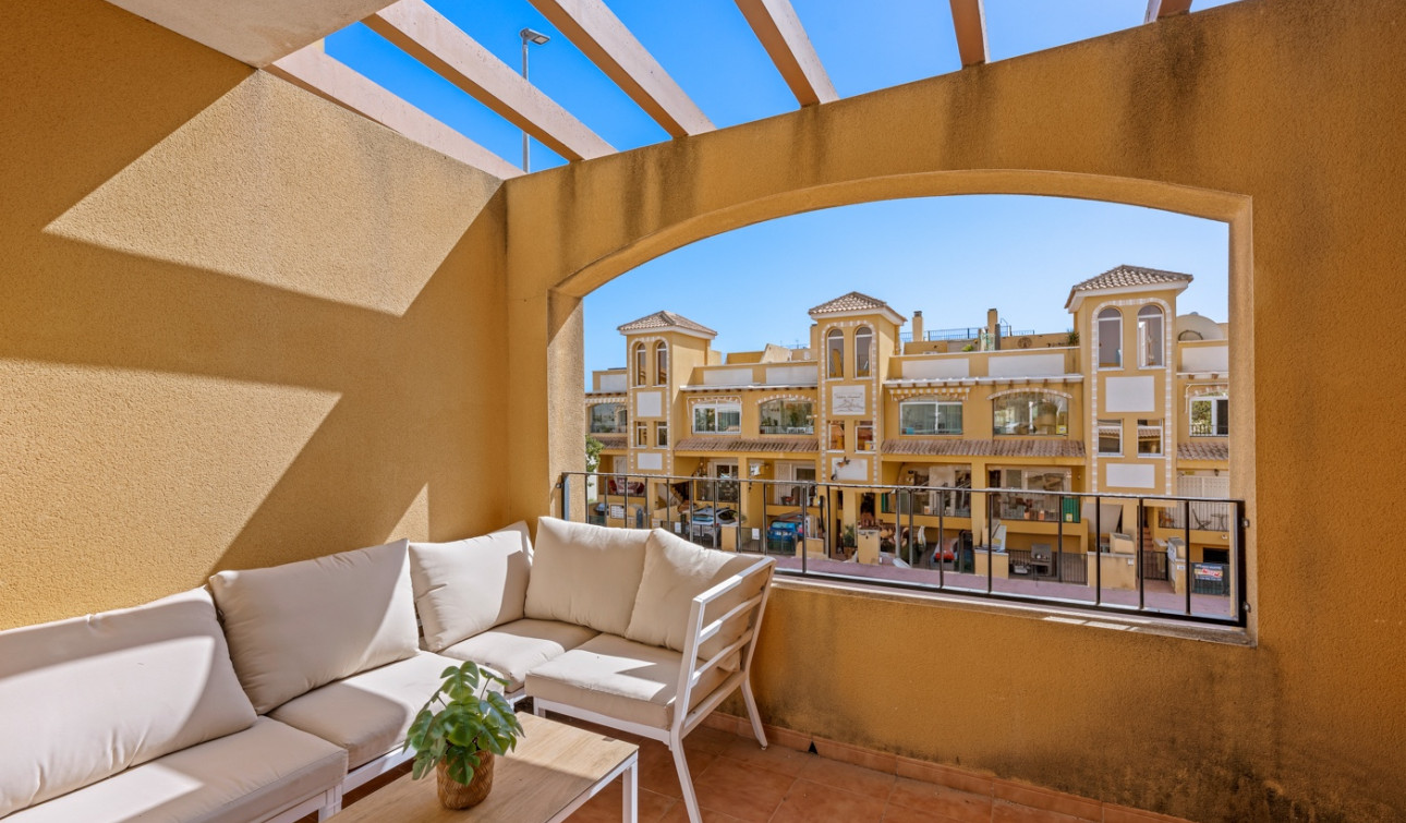 Resale - Apartment / Flat - Daya Nueva - Costa Blanca South