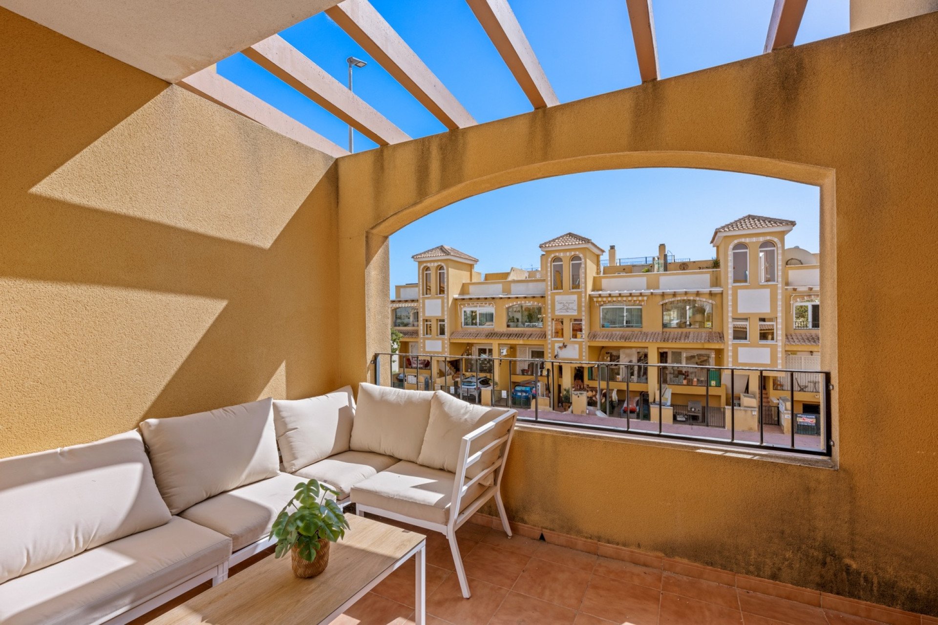 Resale - Apartment / Flat - Daya Nueva - Costa Blanca South