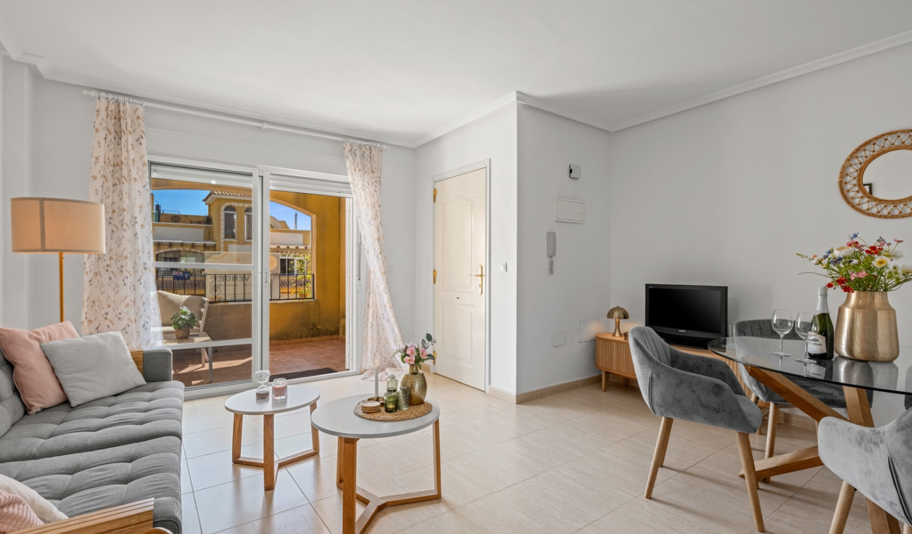 Resale - Apartment / Flat - Daya Nueva - Costa Blanca South