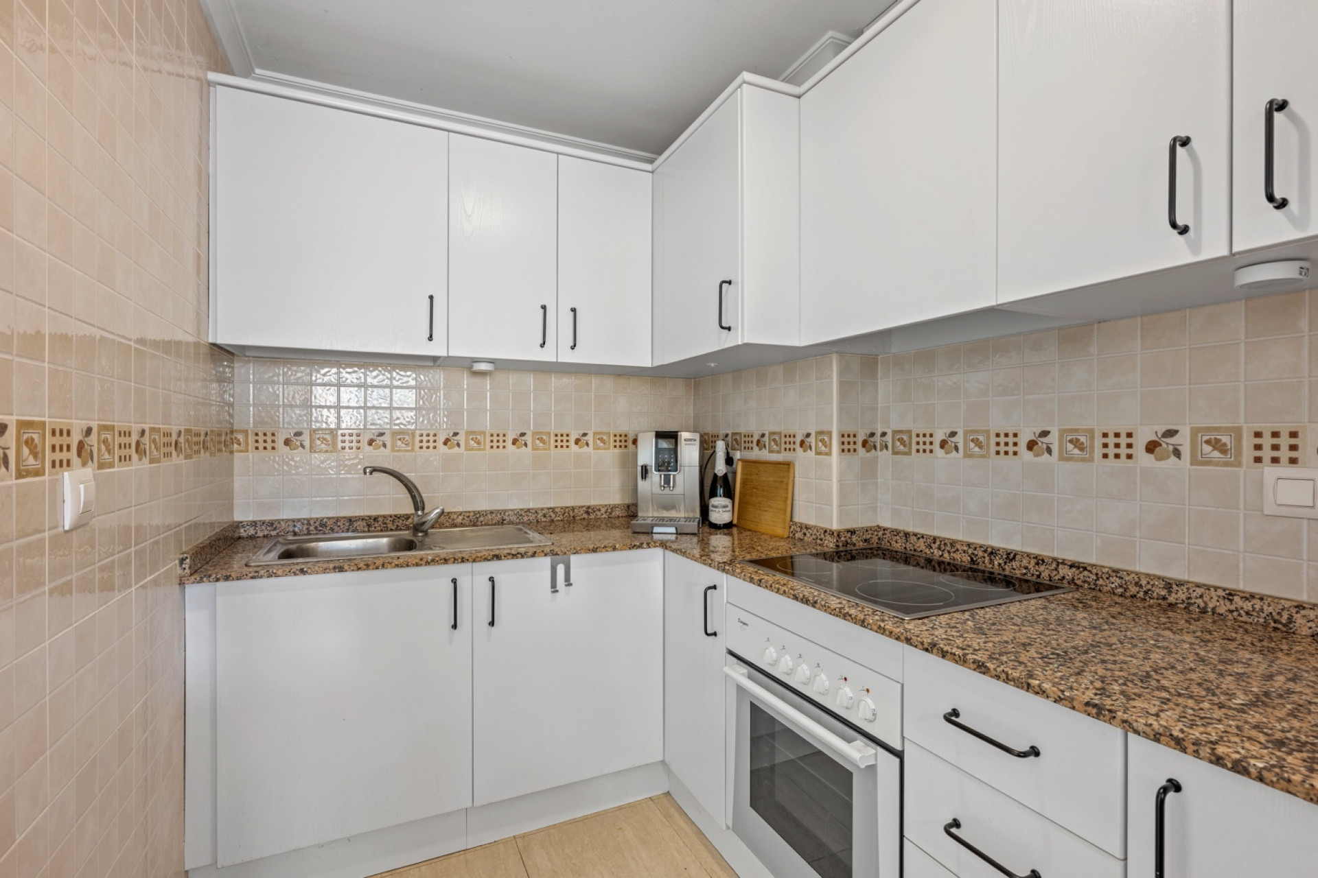 Resale - Apartment / Flat - Daya Nueva - Costa Blanca South