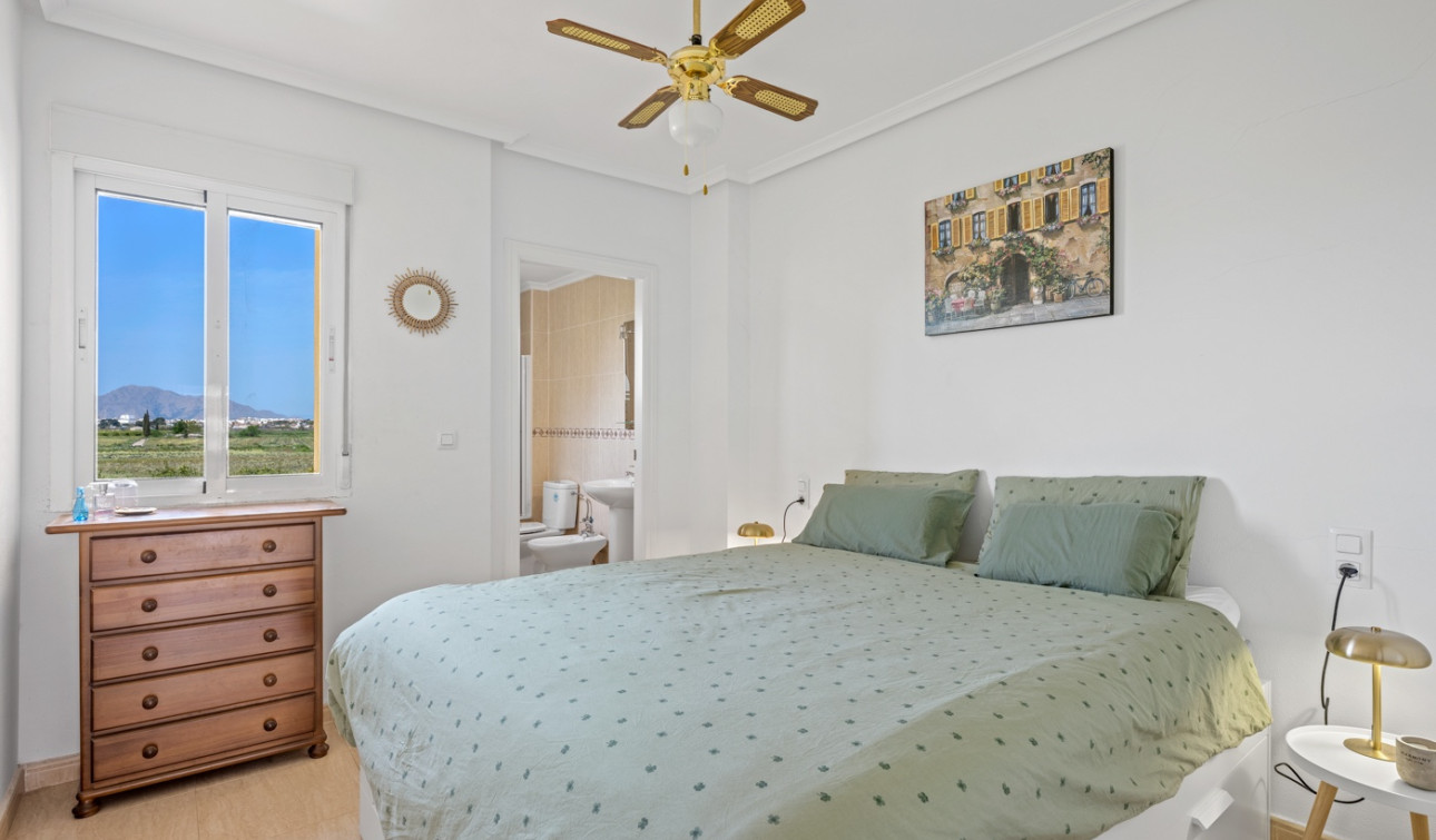 Resale - Apartment / Flat - Daya Nueva - Costa Blanca South