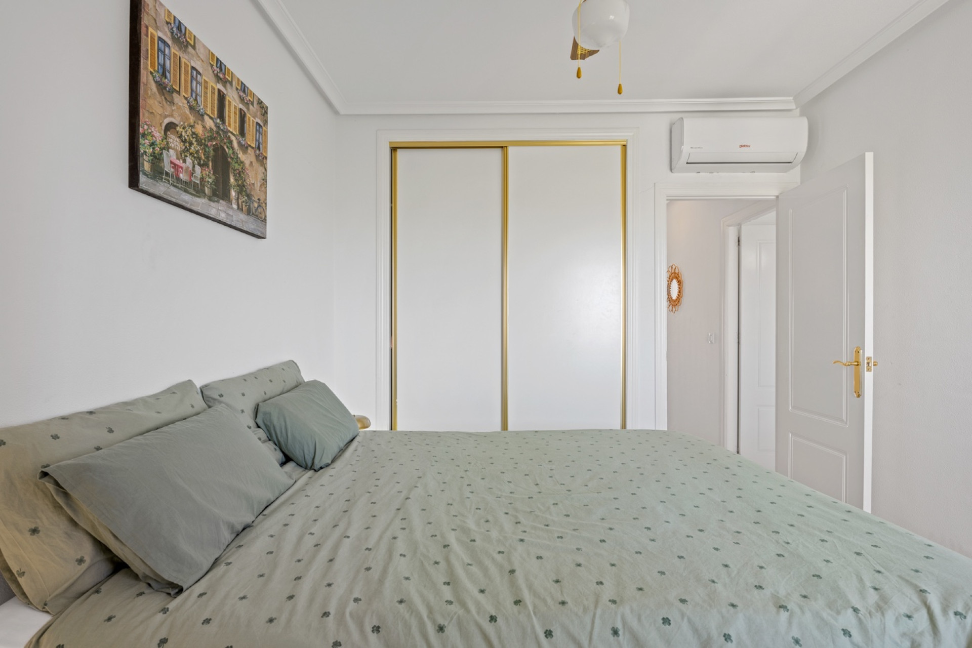 Resale - Apartment / Flat - Daya Nueva - Costa Blanca South