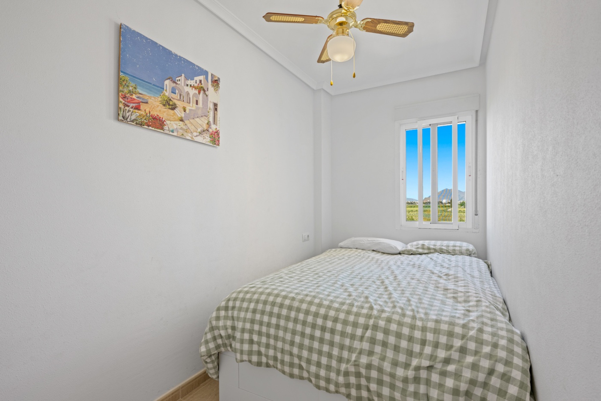 Resale - Apartment / Flat - Daya Nueva - Costa Blanca South