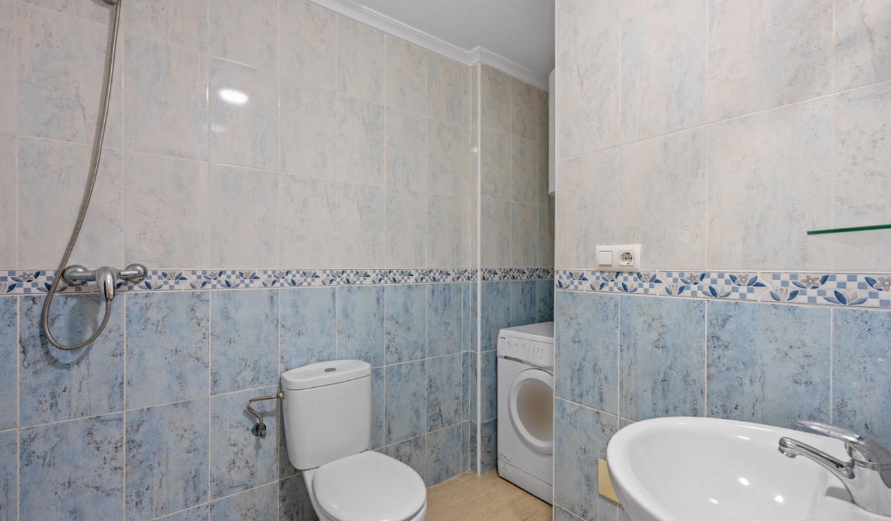 Resale - Apartment / Flat - Daya Nueva - Costa Blanca South