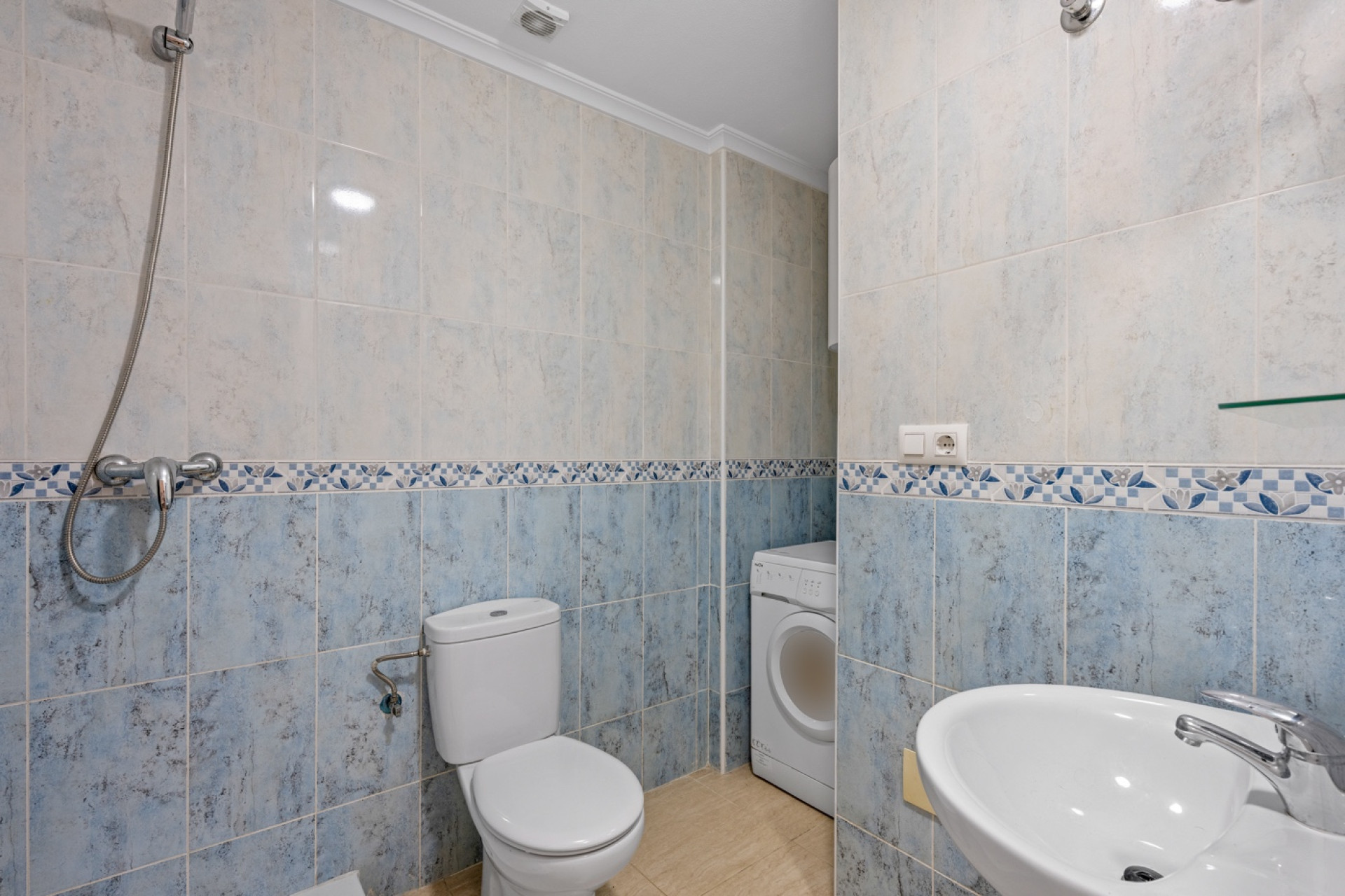 Resale - Apartment / Flat - Daya Nueva - Costa Blanca South