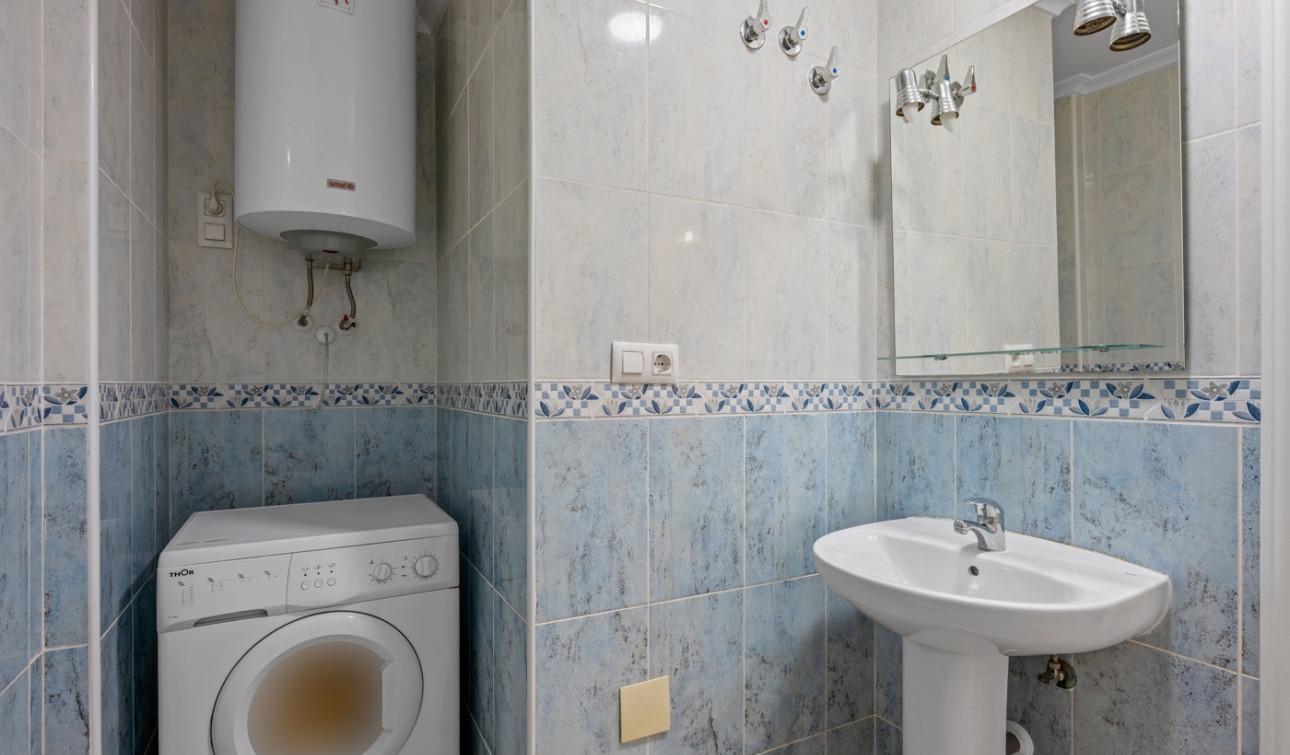 Resale - Apartment / Flat - Daya Nueva - Costa Blanca South