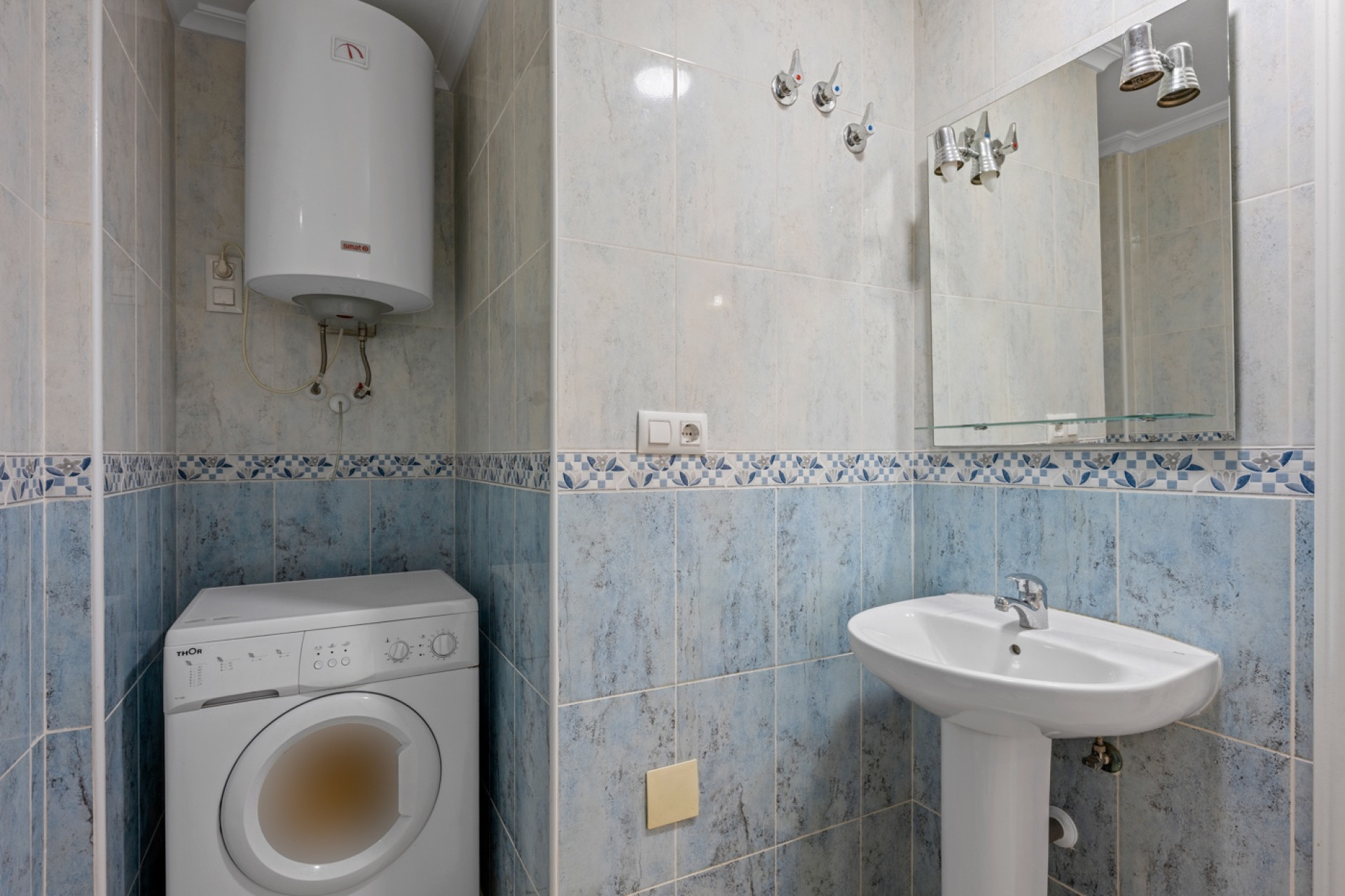 Resale - Apartment / Flat - Daya Nueva - Costa Blanca South