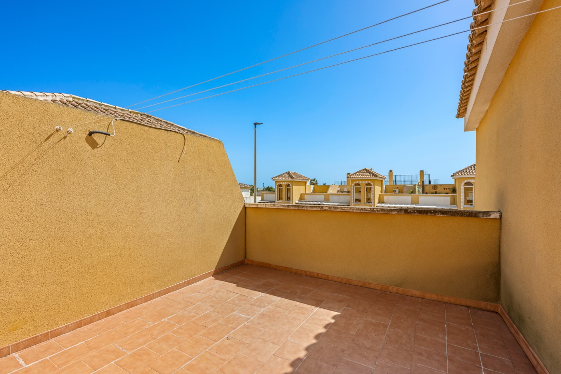 Resale - Apartment / Flat - Daya Nueva - Costa Blanca South