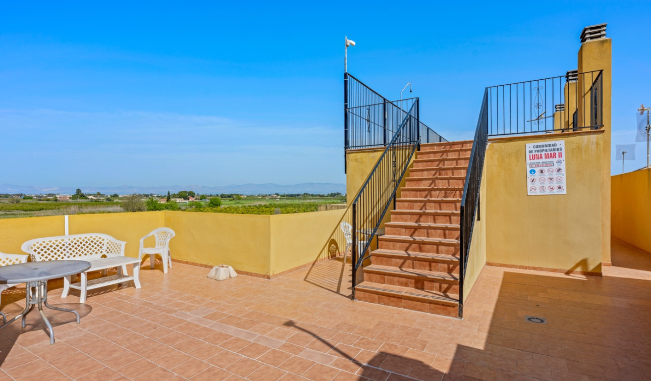 Resale - Apartment / Flat - Daya Nueva - Costa Blanca South