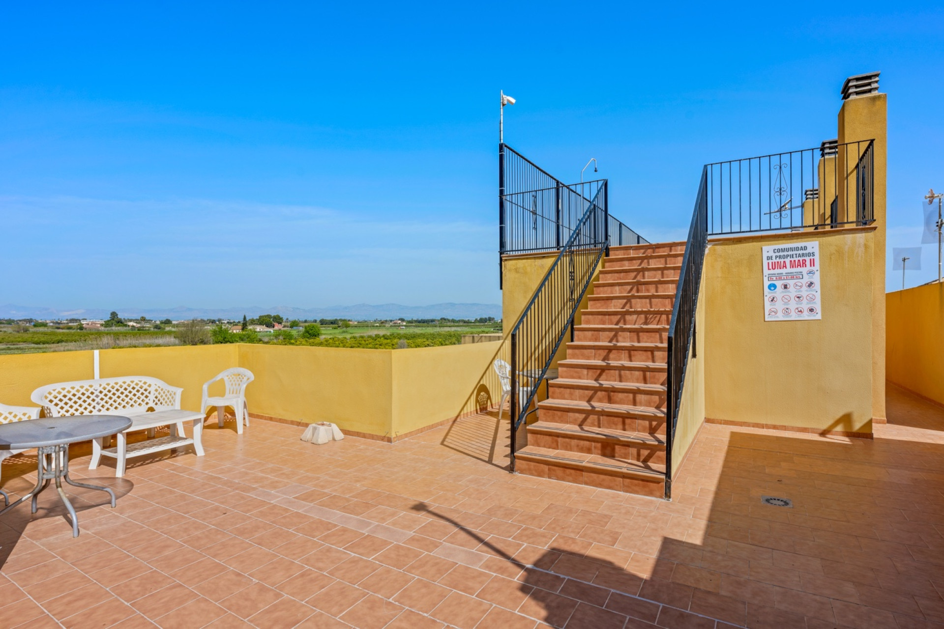Resale - Apartment / Flat - Daya Nueva - Costa Blanca South