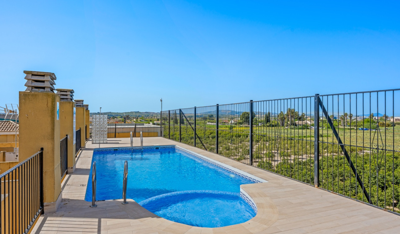 Resale - Apartment / Flat - Daya Nueva - Costa Blanca South