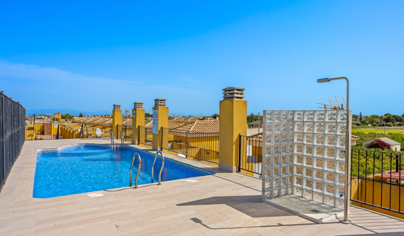 Resale - Apartment / Flat - Daya Nueva - Costa Blanca South