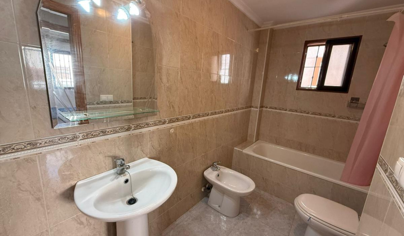 Resale - Apartment / Flat - Daya Vieja