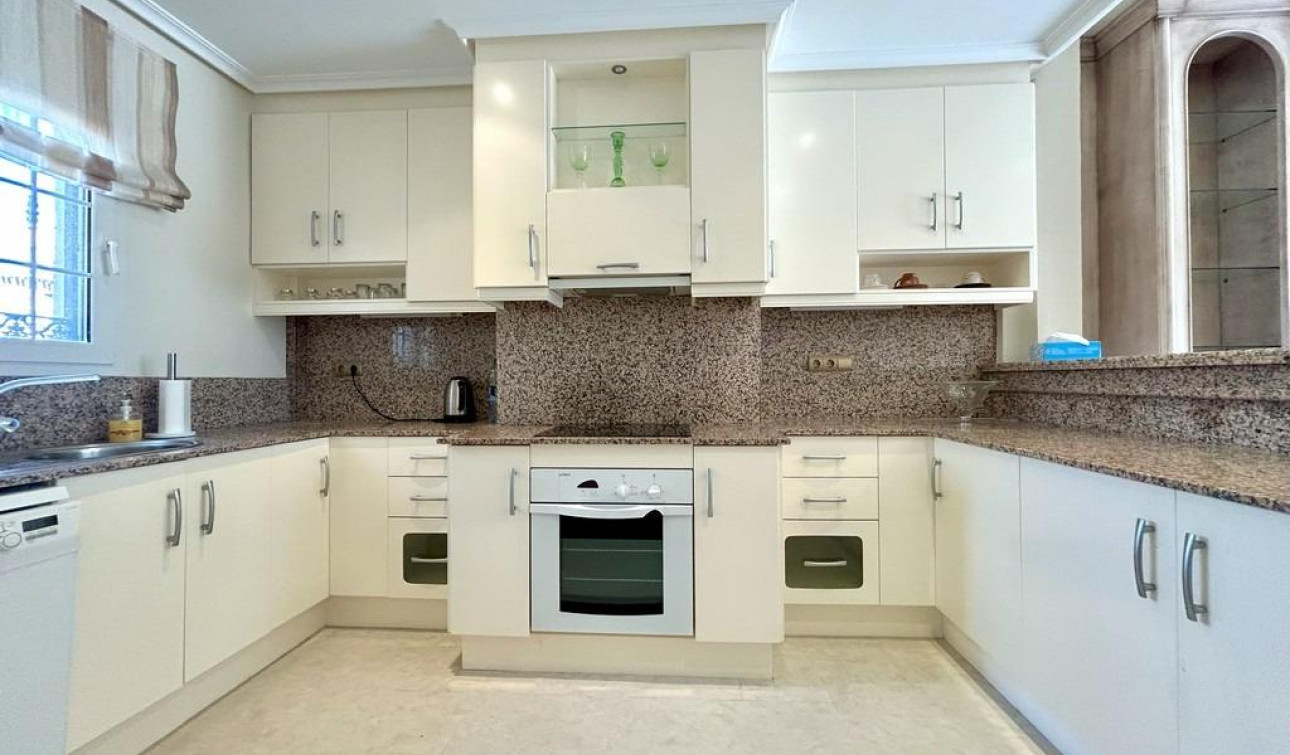 Resale - Apartment / Flat - Dehesa de Campoamor - Campoamor