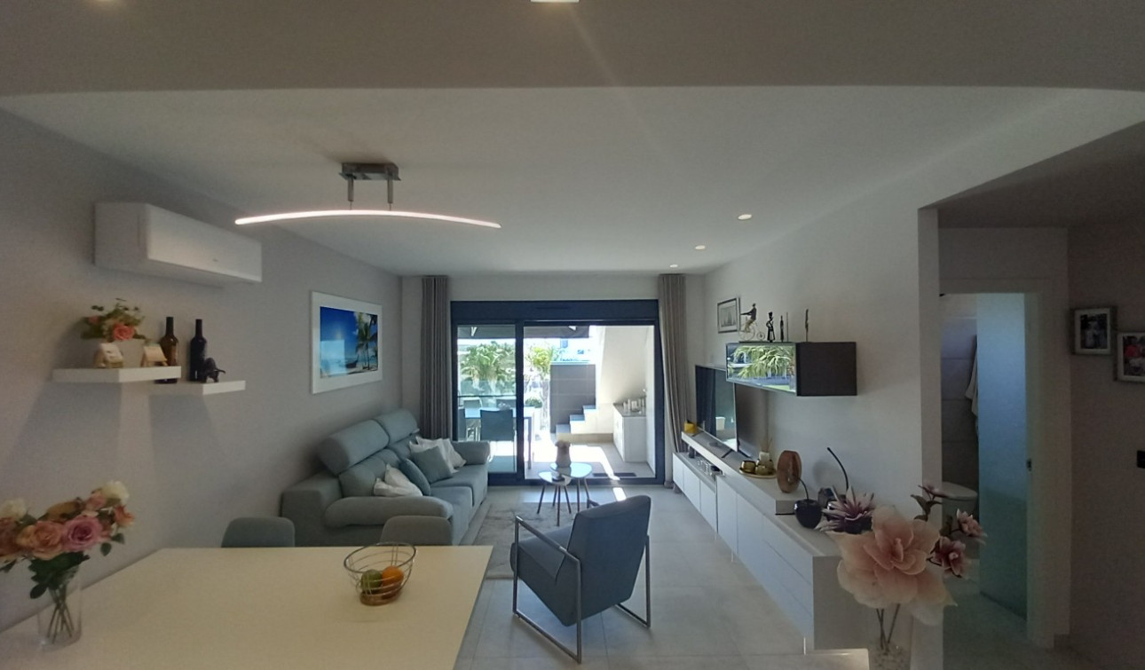 Resale - Apartment / Flat - El Raso