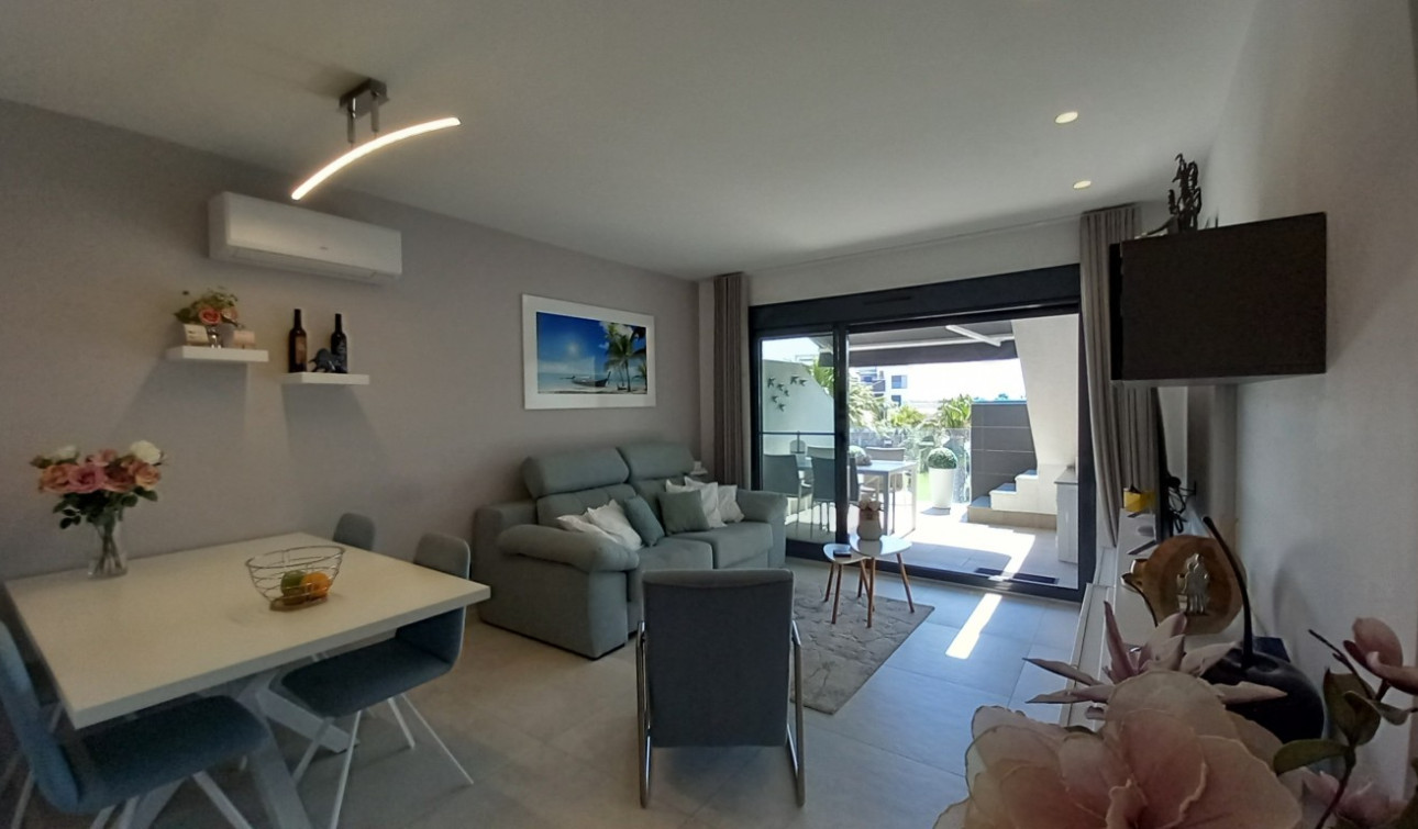 Resale - Apartment / Flat - El Raso