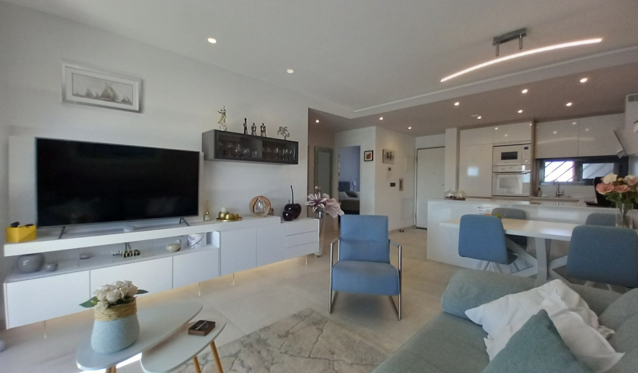 Resale - Apartment / Flat - El Raso