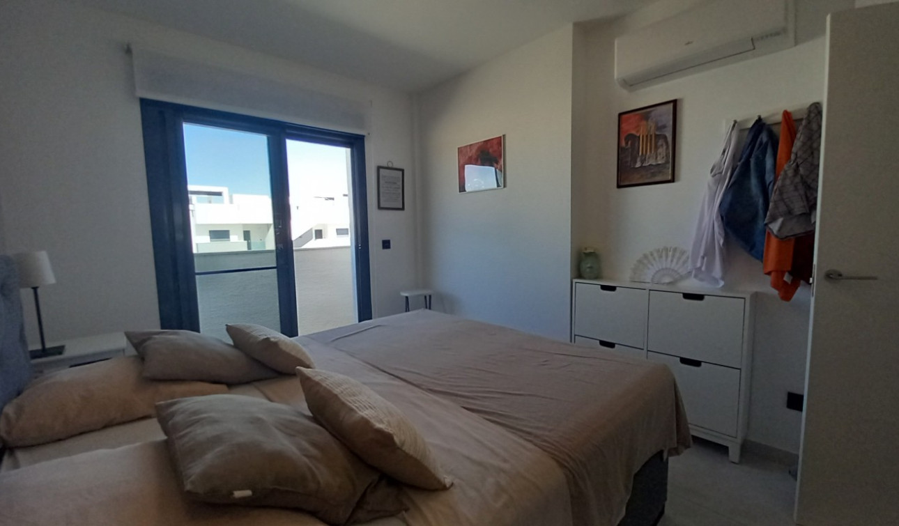 Resale - Apartment / Flat - El Raso