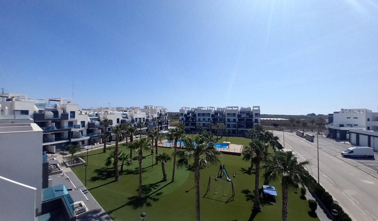 Resale - Apartment / Flat - El Raso