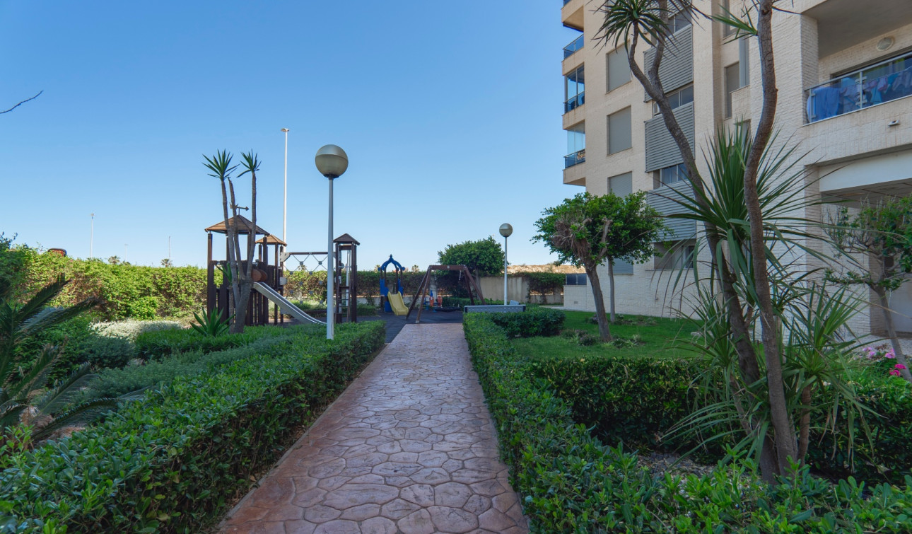 Resale - Apartment / Flat - Guardamar del Segura - Puerto Deportivo