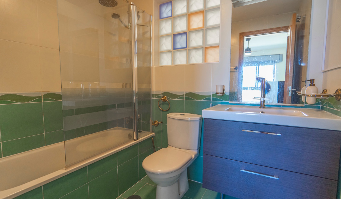 Resale - Apartment / Flat - Guardamar del Segura - Puerto Deportivo