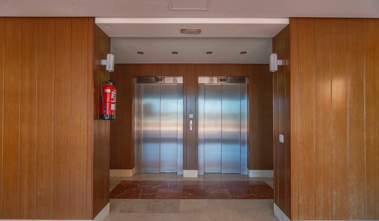 Resale - Apartment / Flat - Guardamar del Segura - Puerto Deportivo