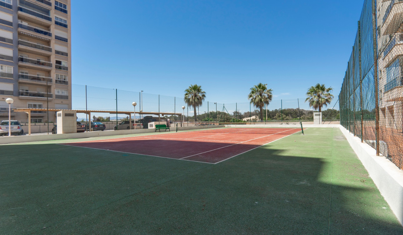 Resale - Apartment / Flat - Guardamar del Segura - Puerto Deportivo
