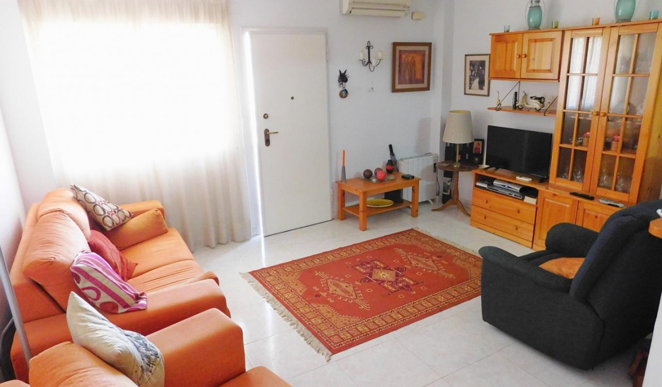 Resale - Apartment / Flat - Hurchillo