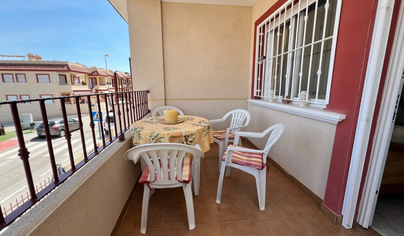 Resale - Apartment / Flat - Hurchillo