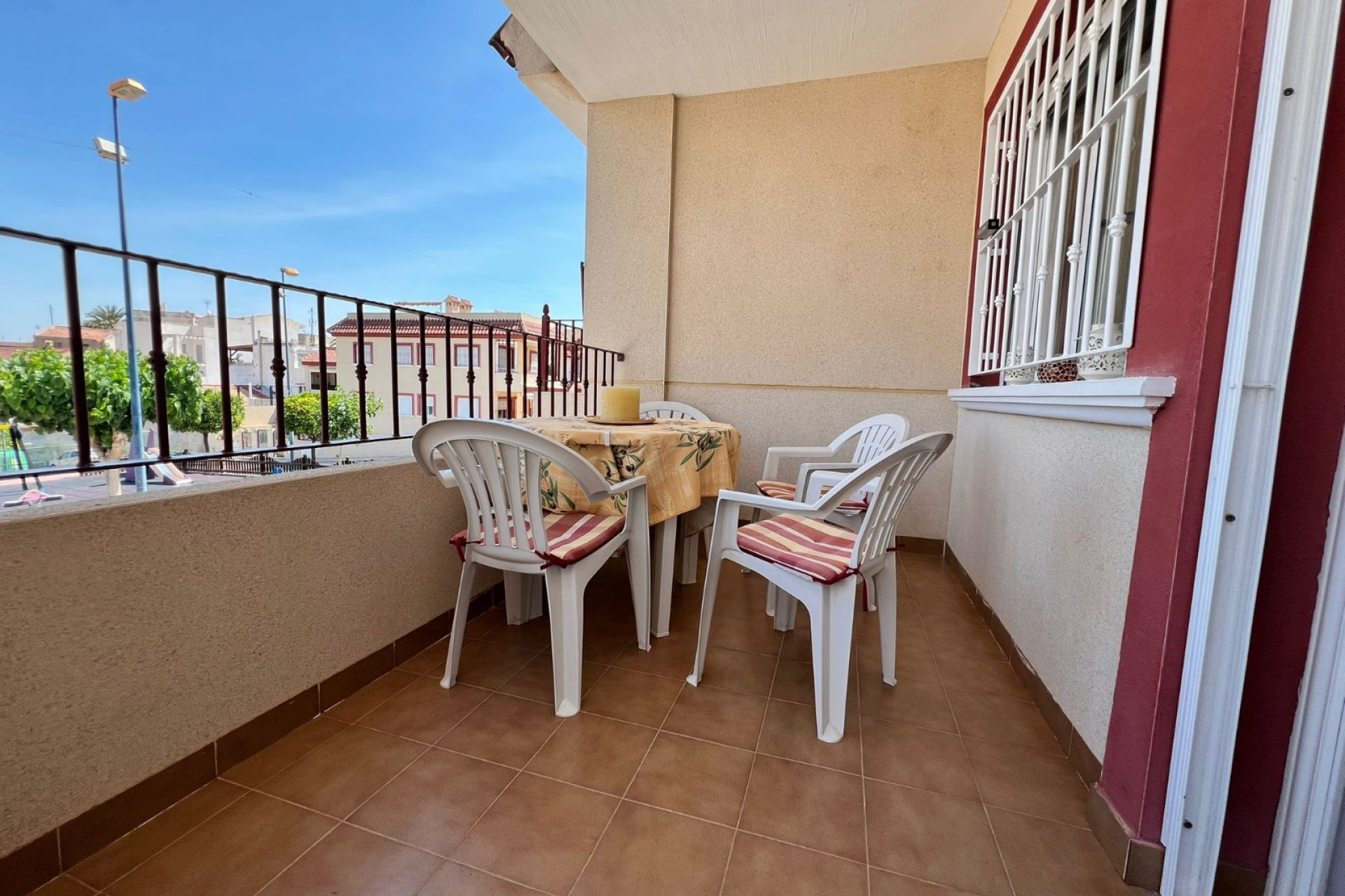 Resale - Apartment / Flat - Hurchillo