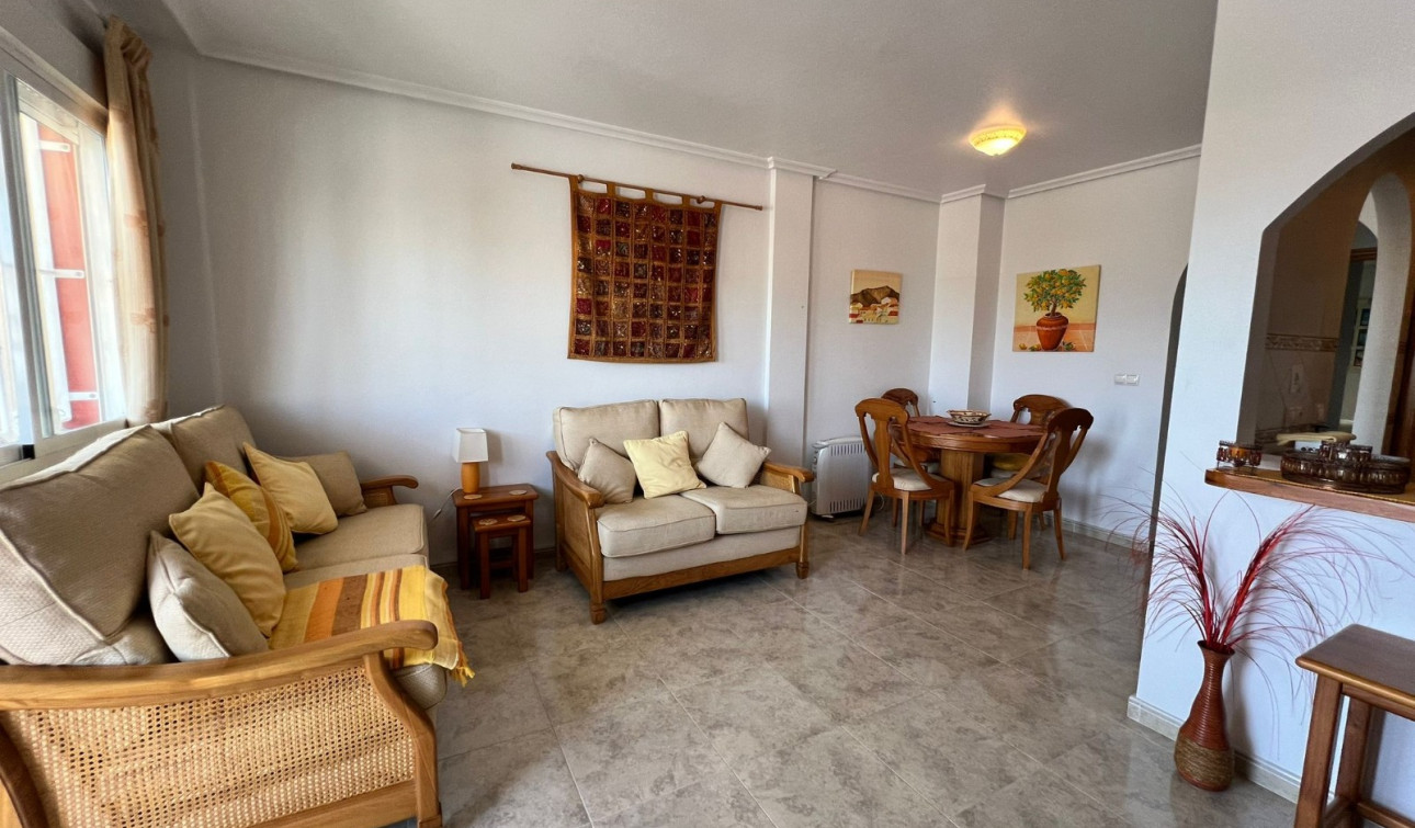 Resale - Apartment / Flat - Hurchillo