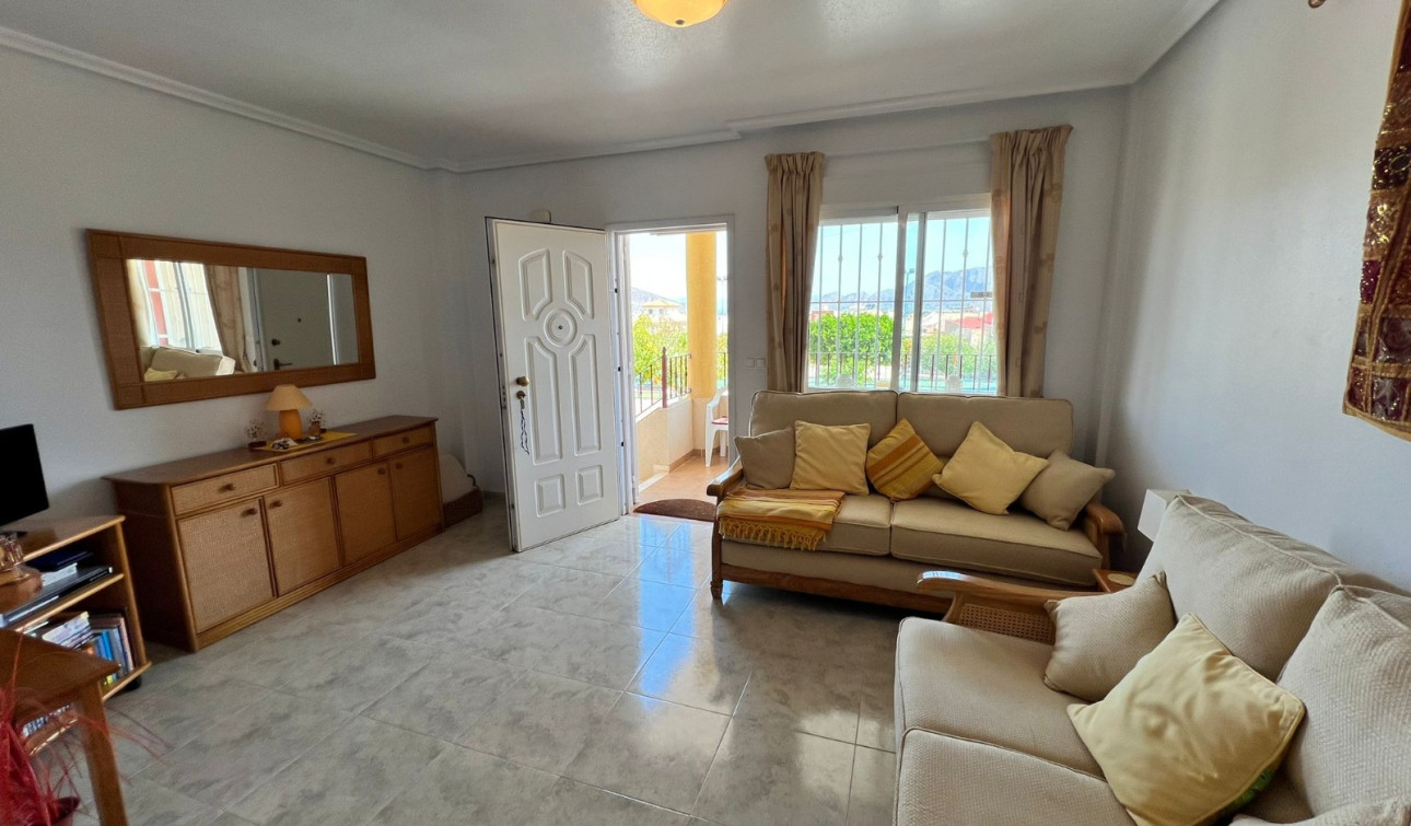 Resale - Apartment / Flat - Hurchillo