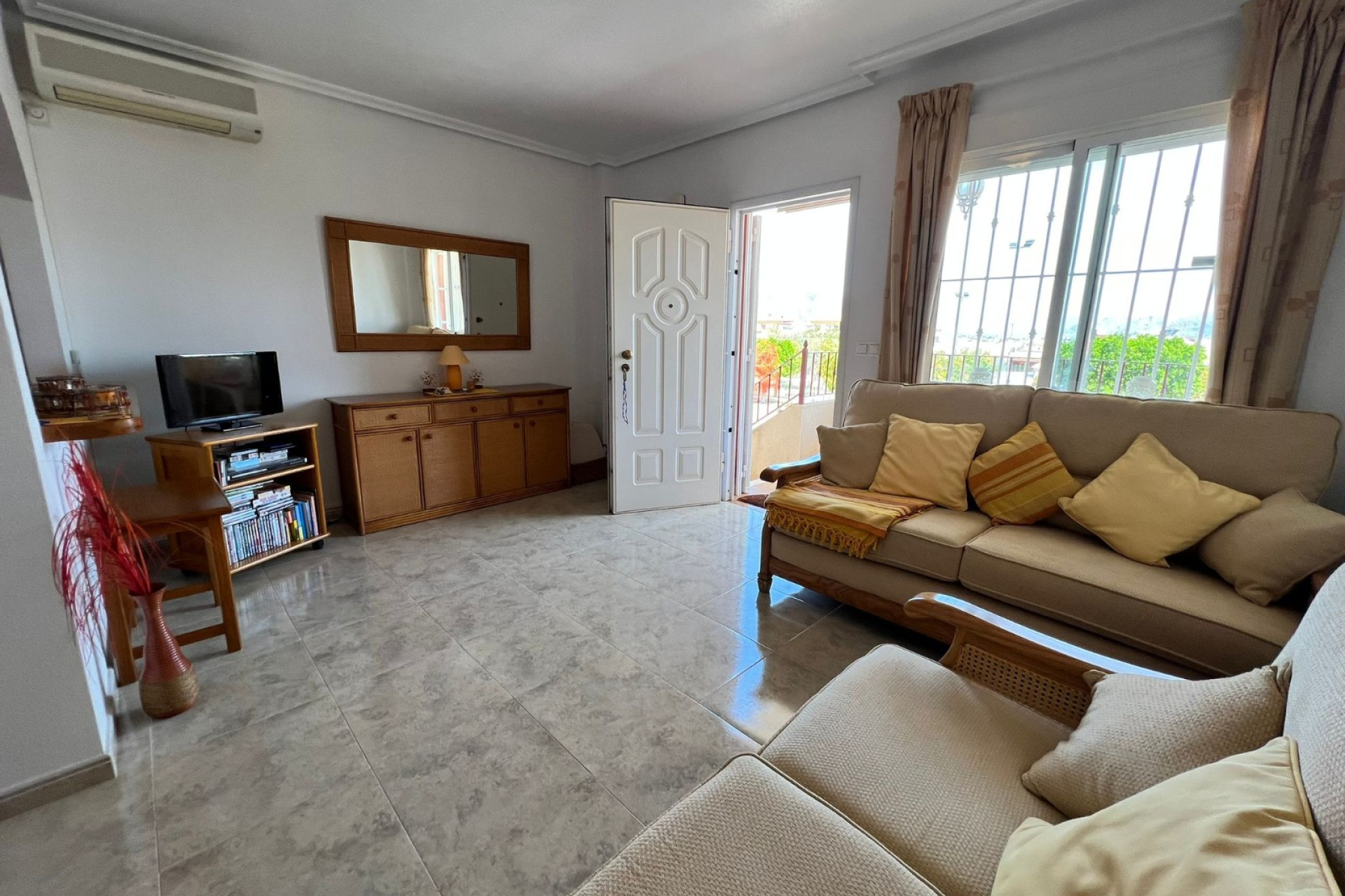 Resale - Apartment / Flat - Hurchillo