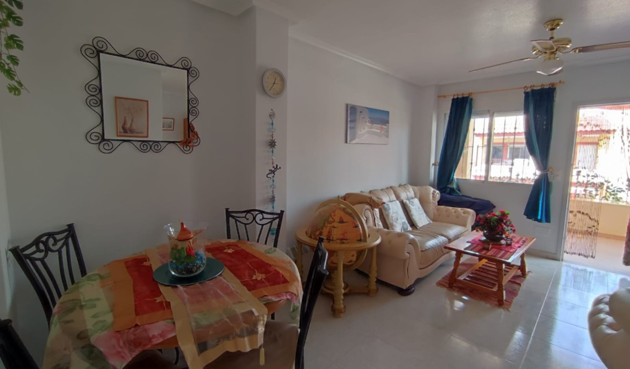 Resale - Apartment / Flat - Hurchillo