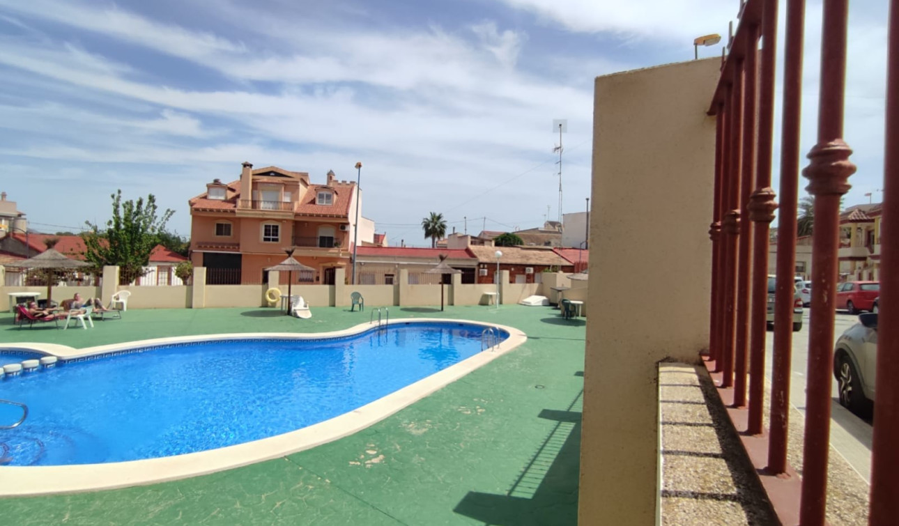 Resale - Apartment / Flat - Hurchillo