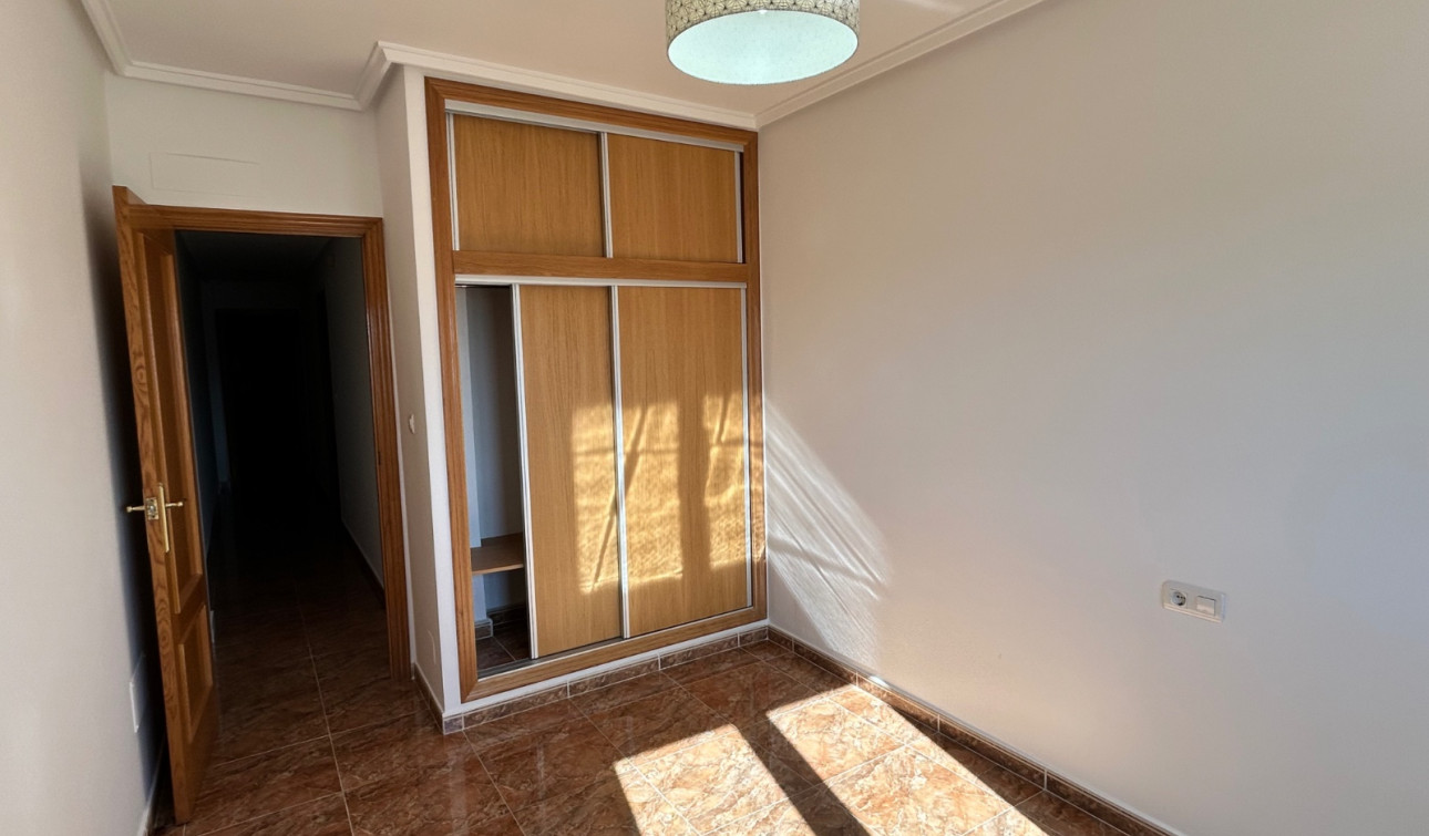 Resale - Apartment / Flat - Jacarilla - pueblo