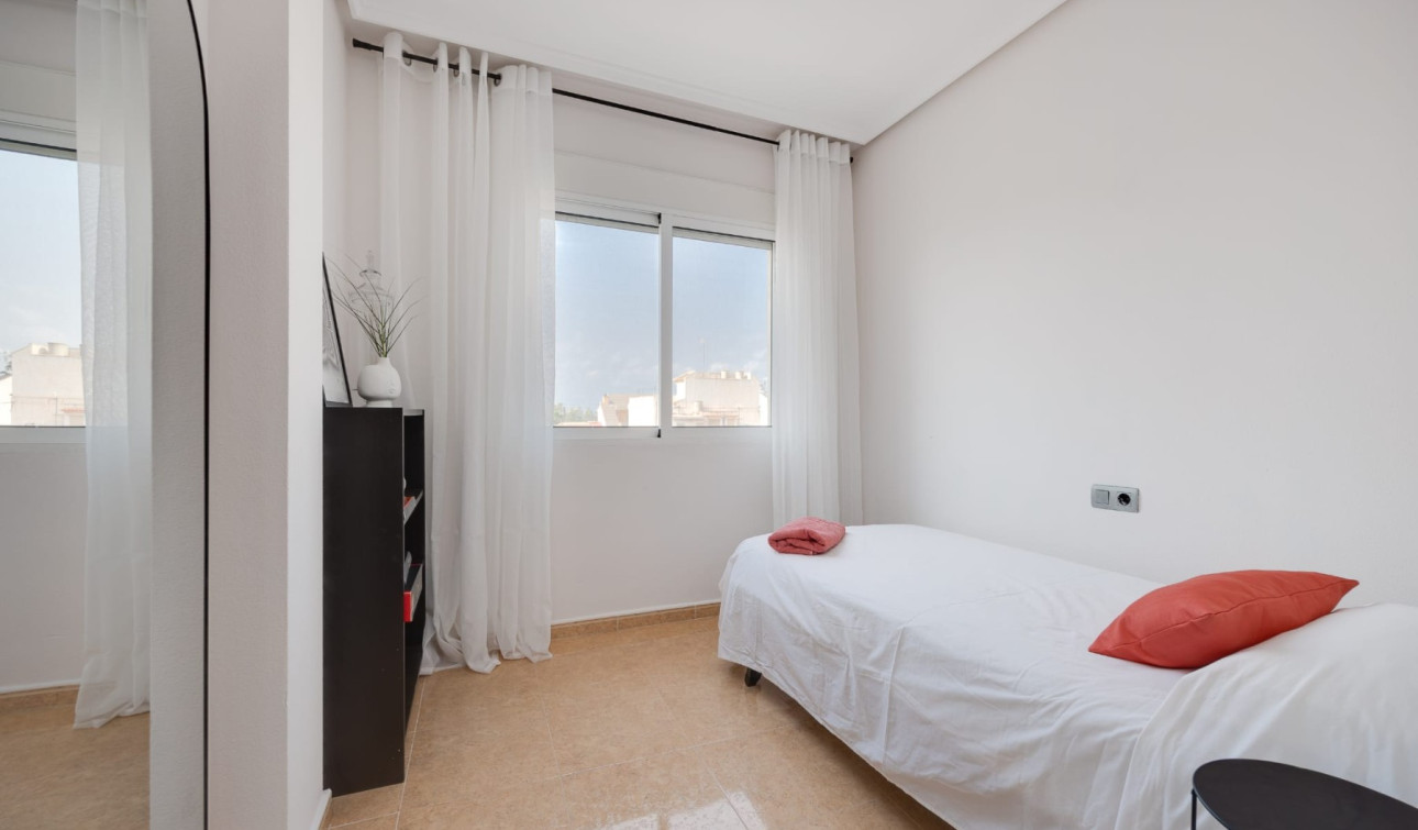Resale - Apartment / Flat - Jacarilla