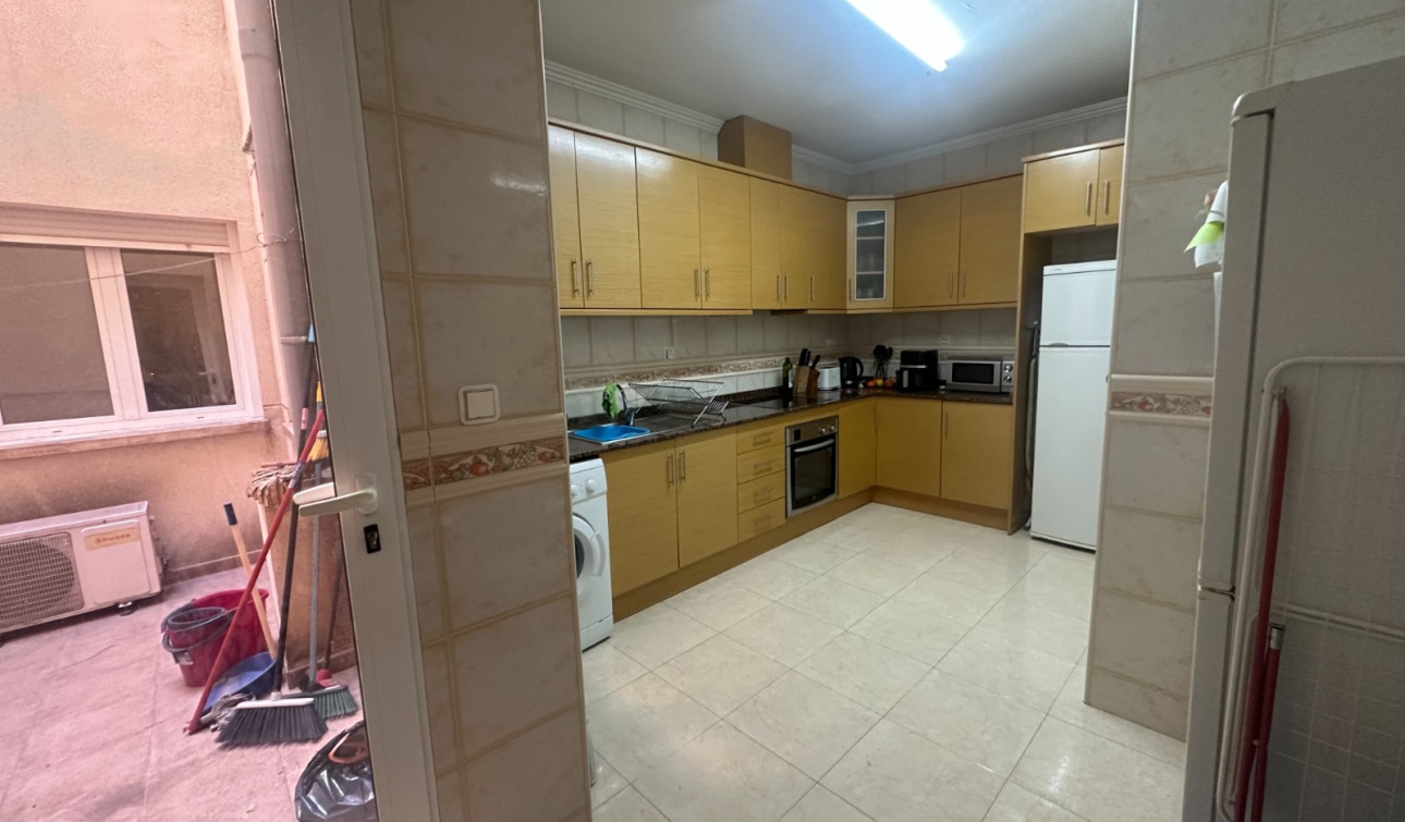 Resale - Apartment / Flat - Jacarilla