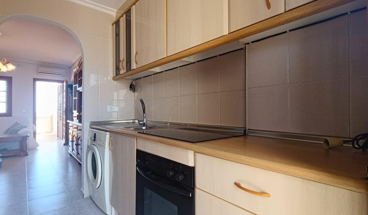 Resale - Apartment / Flat - La Mata