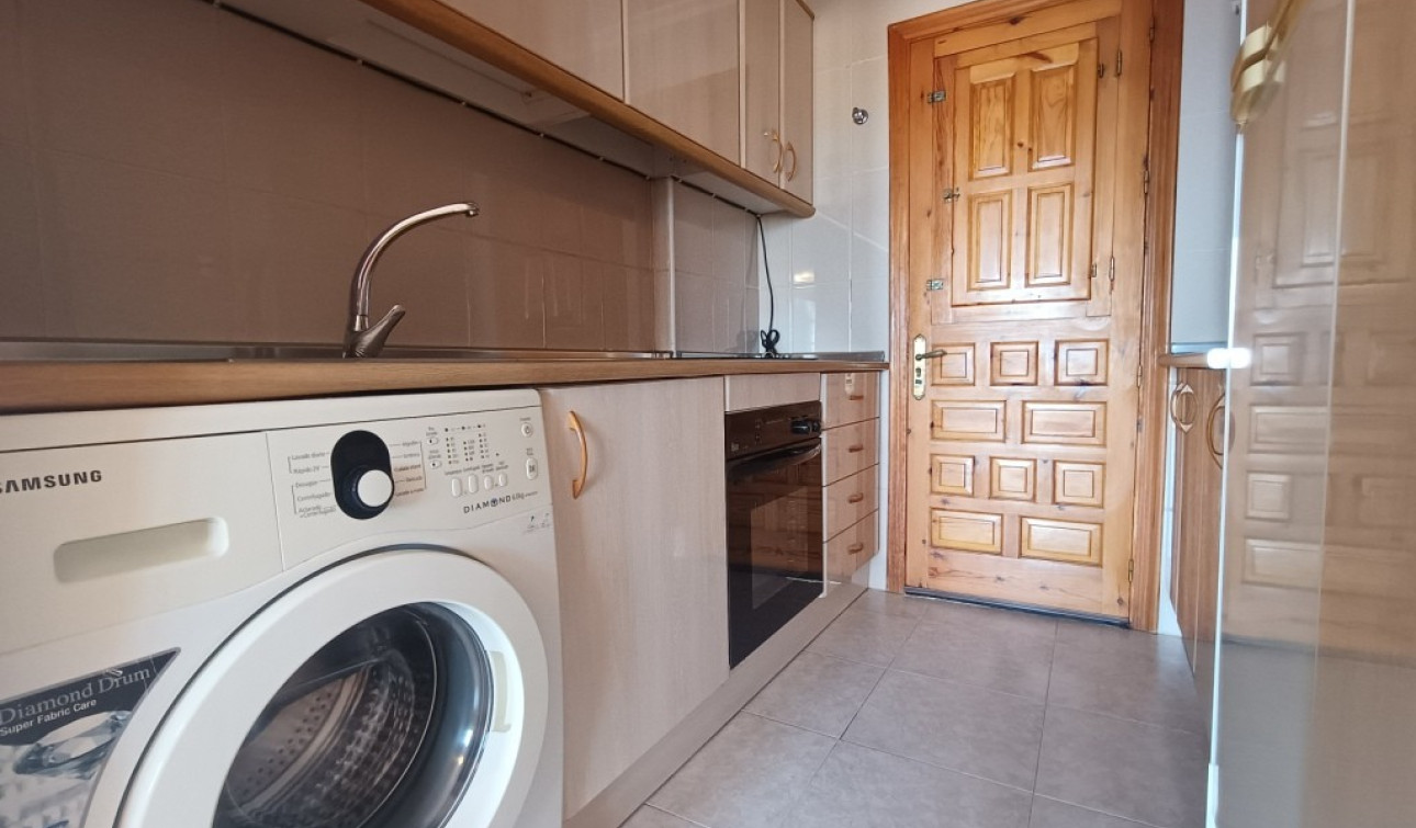 Resale - Apartment / Flat - La Mata