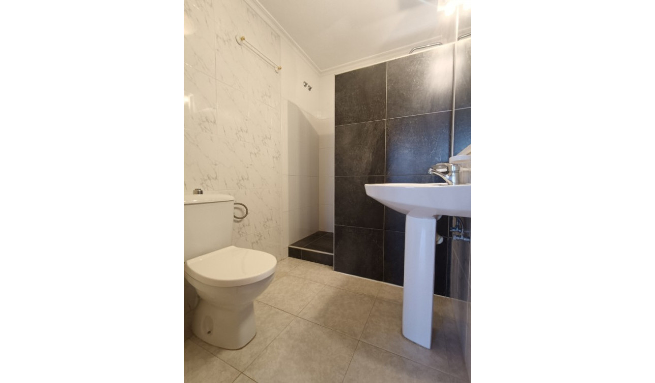 Resale - Apartment / Flat - La Mata