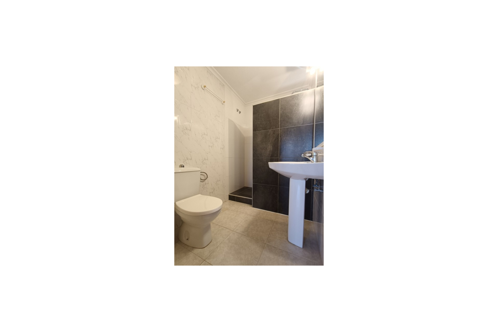 Resale - Apartment / Flat - La Mata