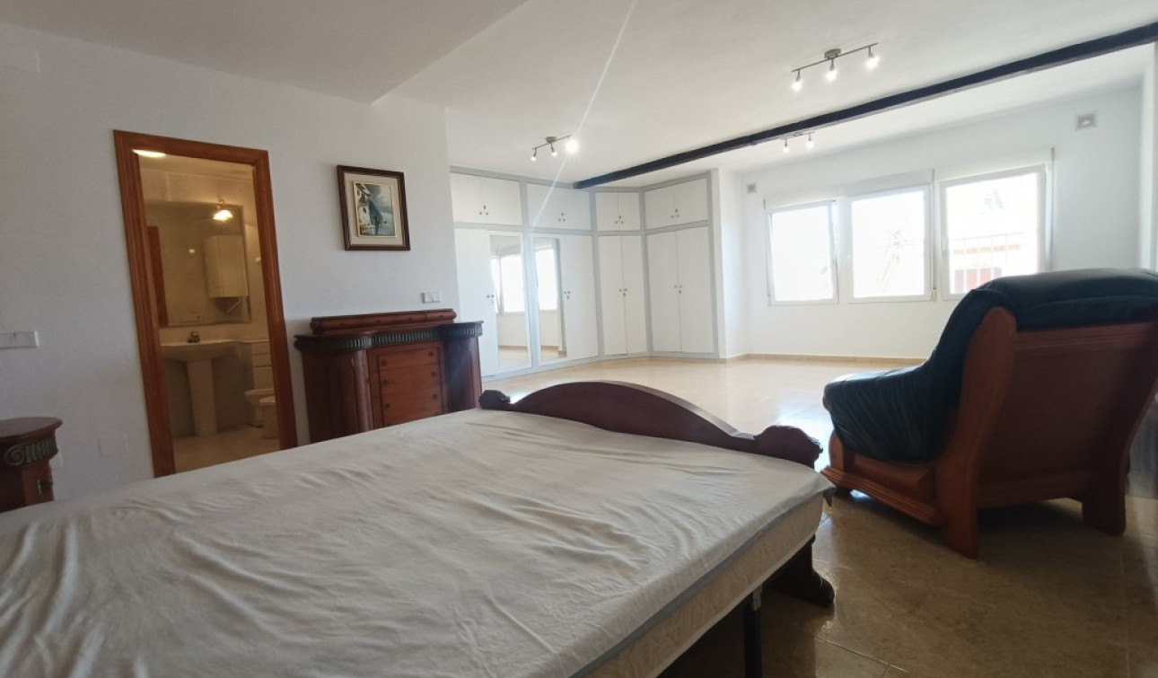 Resale - Apartment / Flat - La Mata