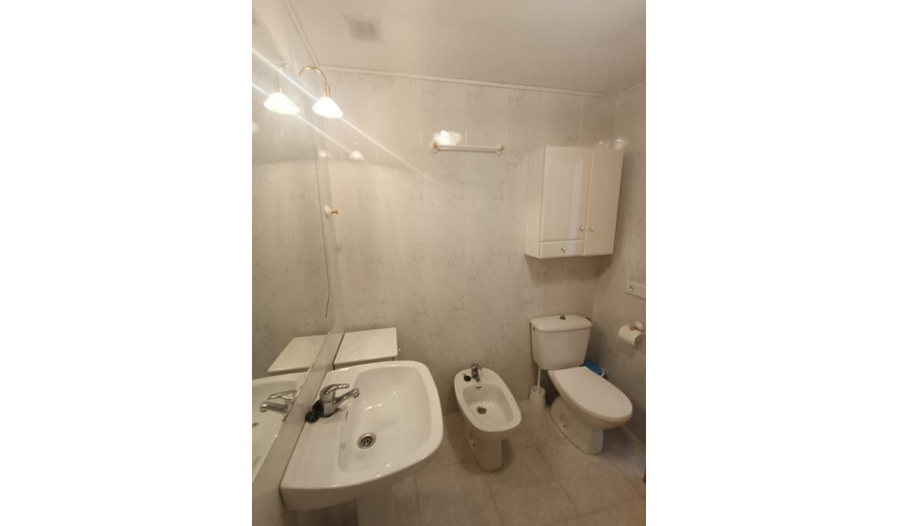 Resale - Apartment / Flat - La Mata