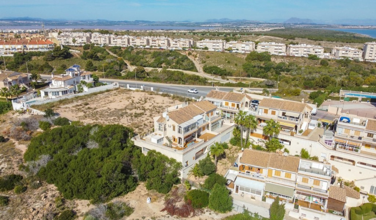 Resale - Apartment / Flat - La Mata