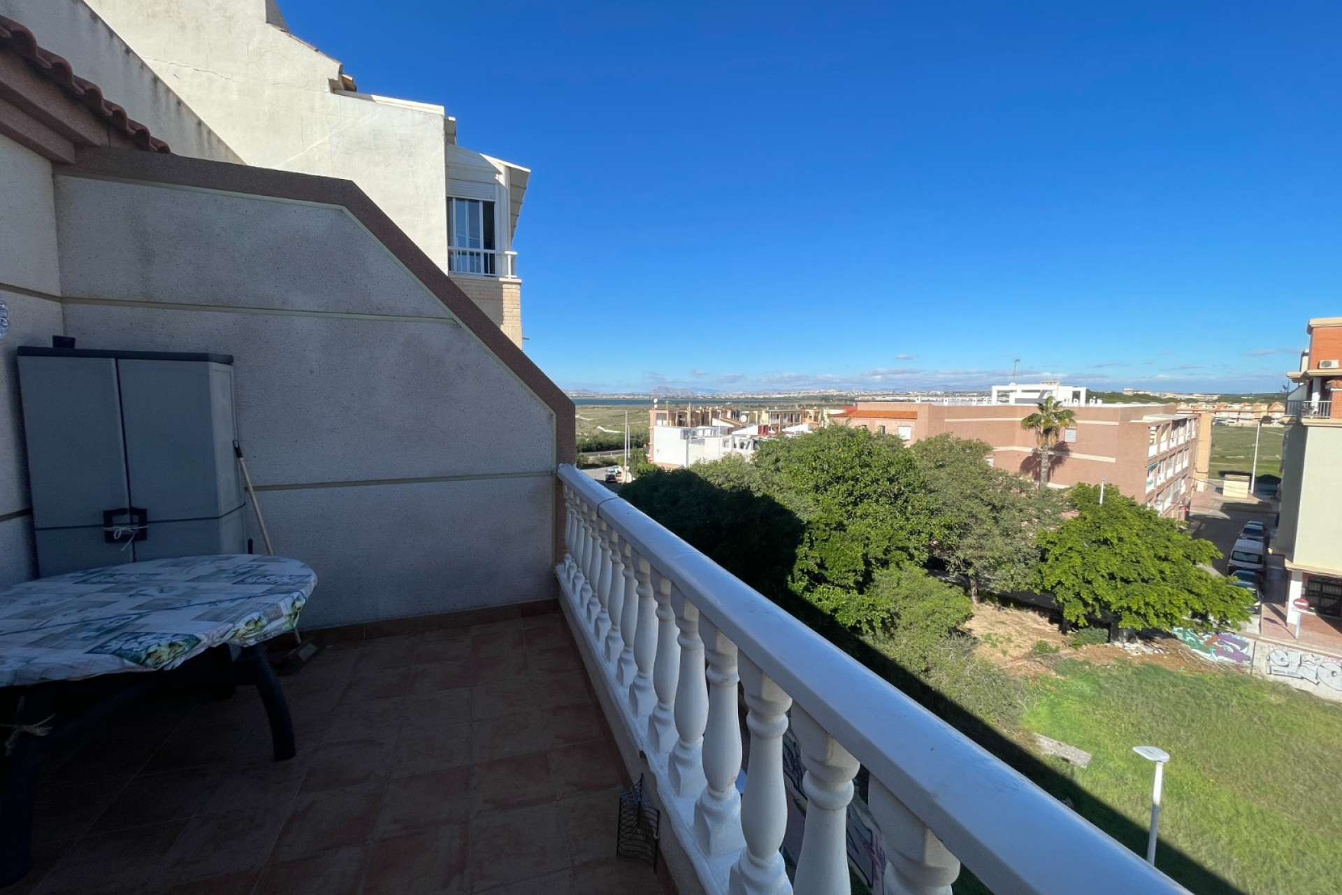 Resale - Apartment / Flat - La Mata