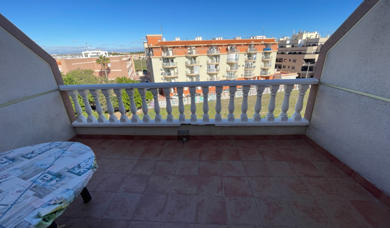 Resale - Apartment / Flat - La Mata