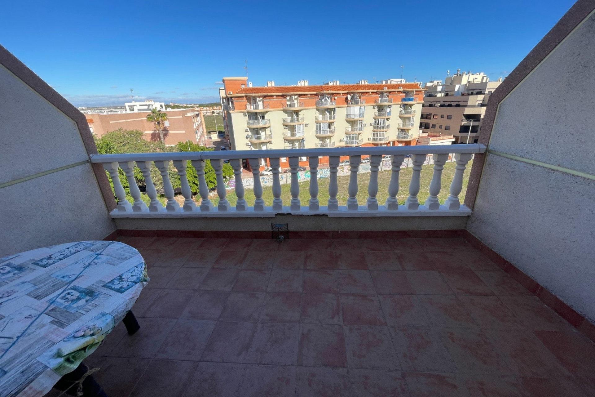 Resale - Apartment / Flat - La Mata