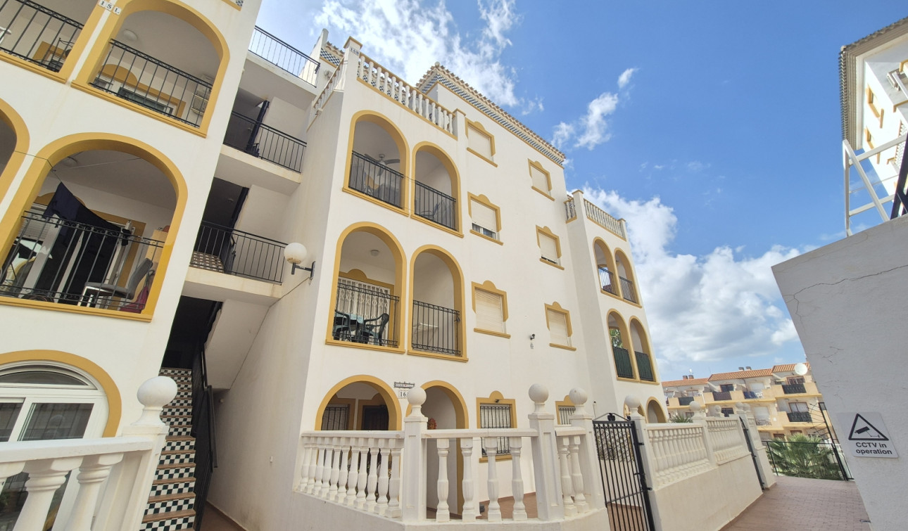 Resale - Apartment / Flat - La Zenia
