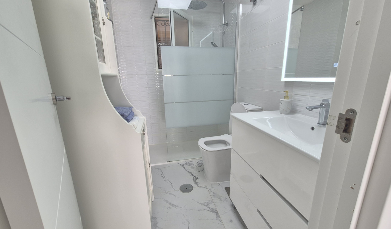 Resale - Apartment / Flat - La Zenia